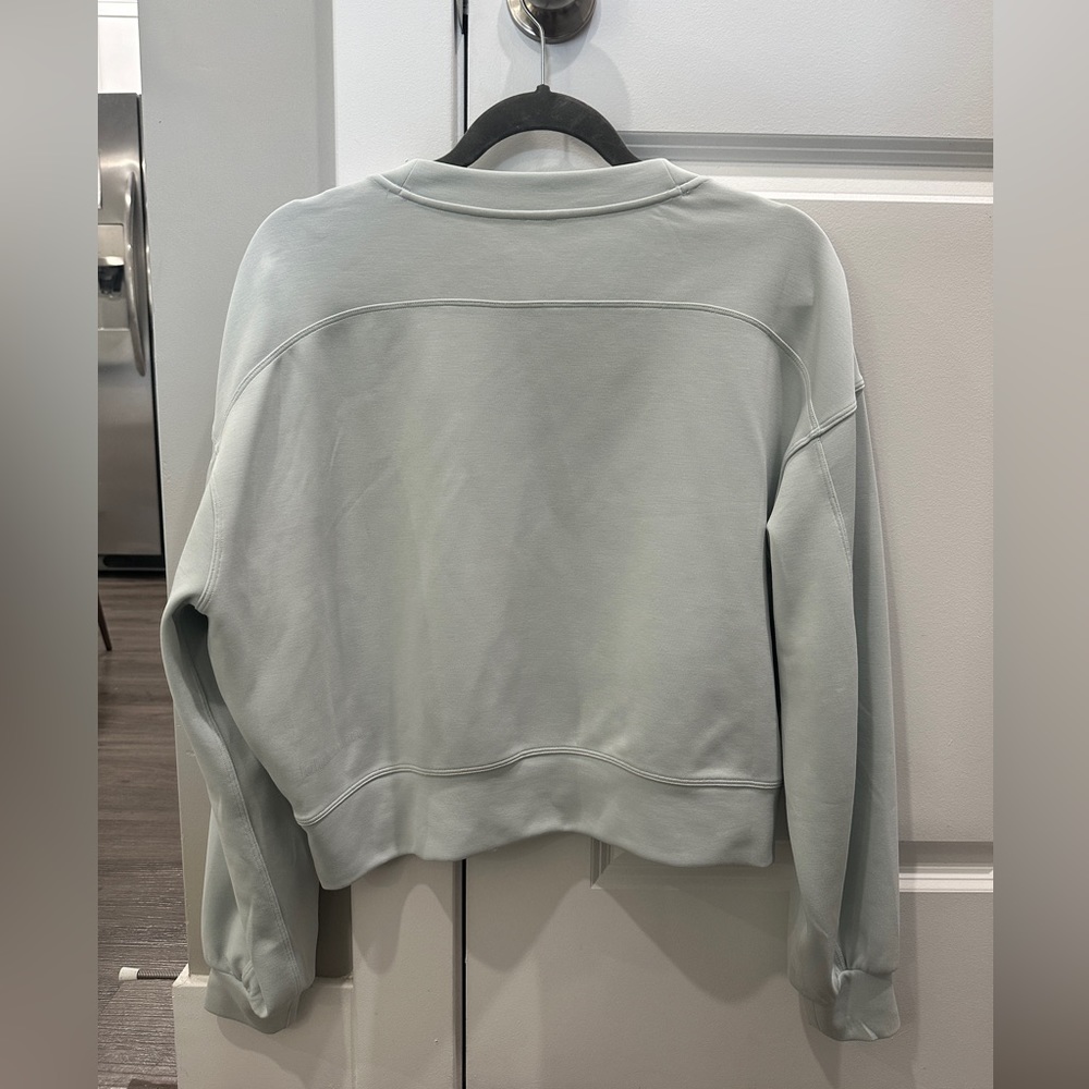 Lululemon women’s softstream oversized crewneck! - Picture 4 of 5
